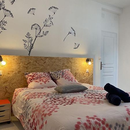 La Maison D'Angelique: Gare-Adjacent Colocation with Fiber & Netflix Niort Exterior photo